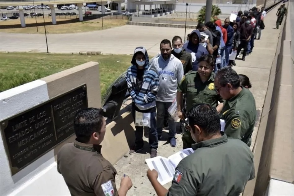 Va EU por reinstaurar el ‘Quédate en México’