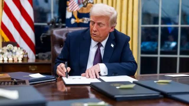 Las órdenes ejecutivas del primer día de Trump