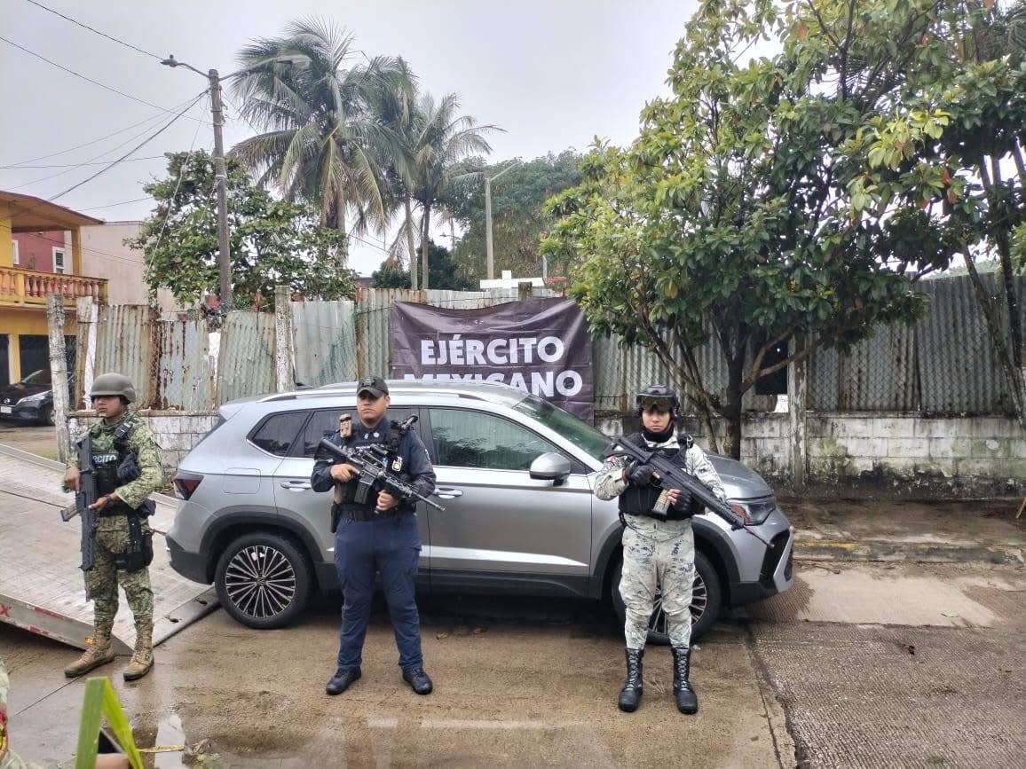 Encuentran camioneta con reporte de robo en Rancho Alegre