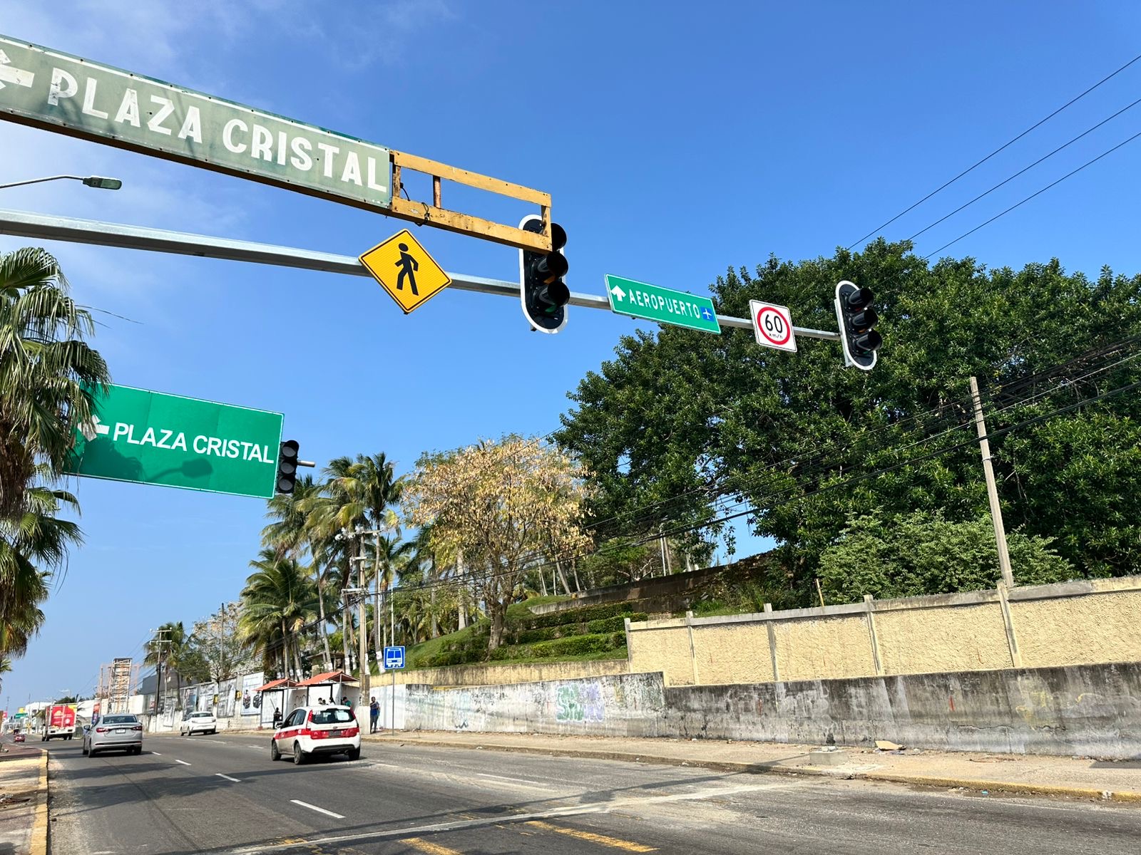 “Los semáforos nuevos tendrán pasos peatones”: Amado