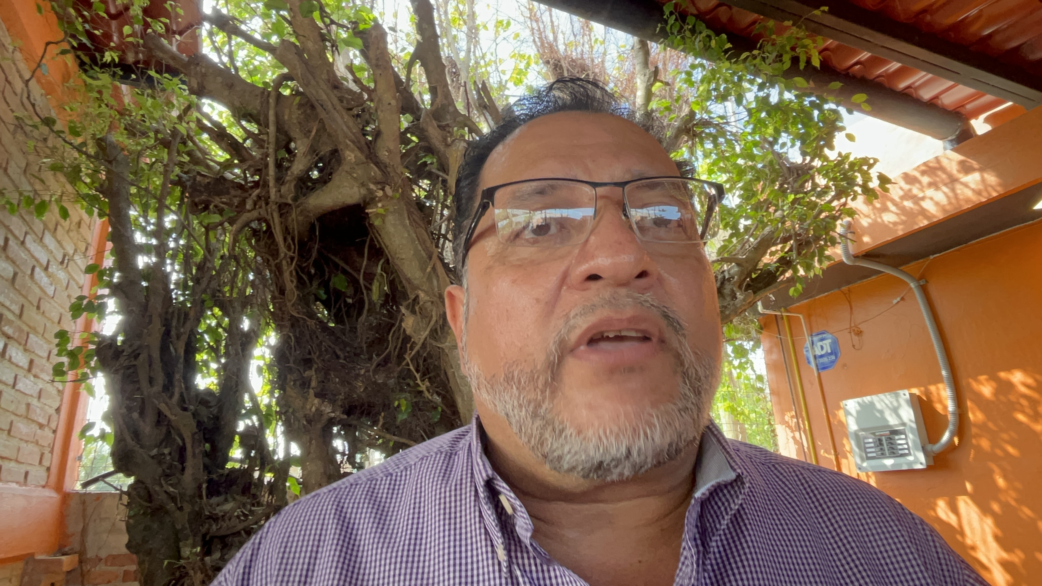 Revisión estricta en mochilas en el COBAEV 26 de Villa Allende