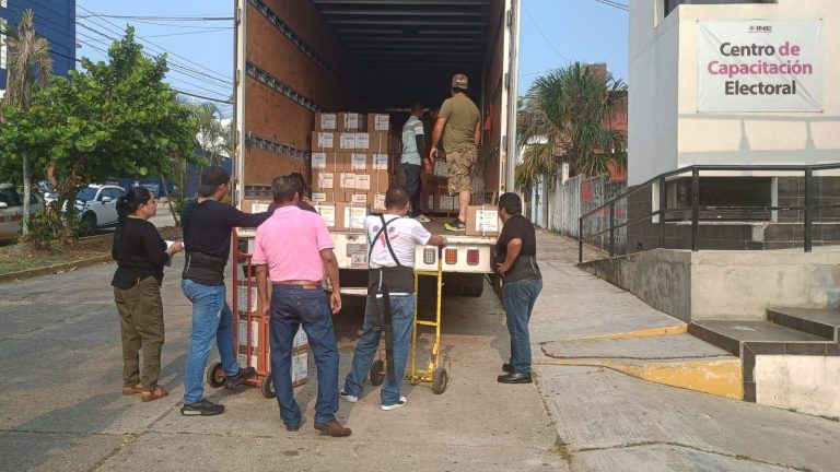 Llegan a Coatzacoalcos las boletas para la elección del poder judicial