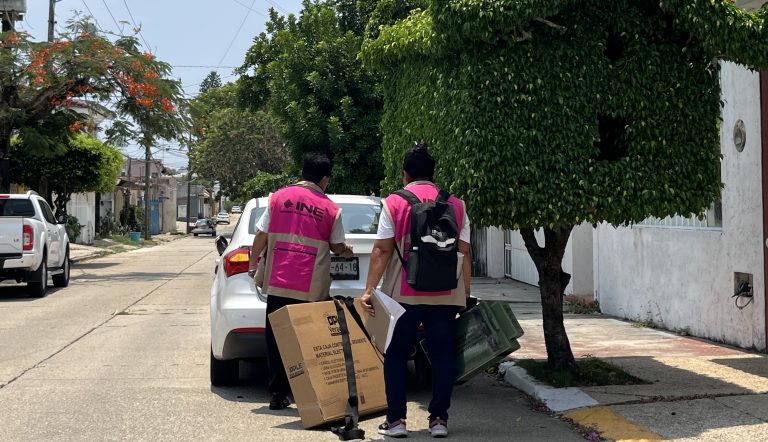 Arranca la entrega de los 428 paquetes electorales a los presidentes de casillas para la elección de alcaldes en Coatzacoalcos