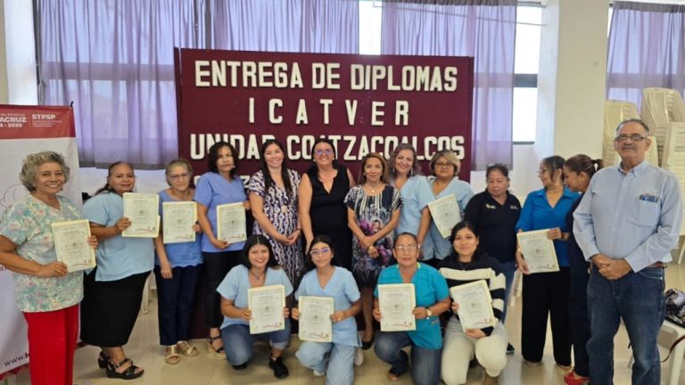 75 por ciento de los egresados del Icatver, abren su propio negocio