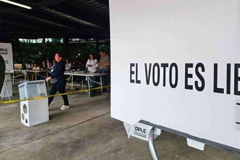 Frenan a Morena en Durango y Veracruz