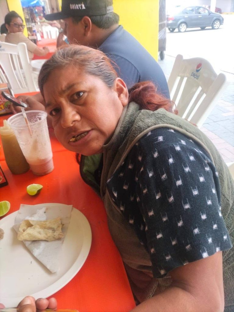 Pareja de sinvergüenzas atracan en el centro de Coatzacoalcos