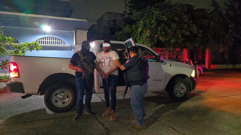 Bajo un fuerte operativo de seguridad, llega a Coatzacoalcos “El Doble Cero”