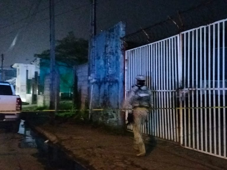 Atacan a balazos fachada de constructora en Coatzacoalcos