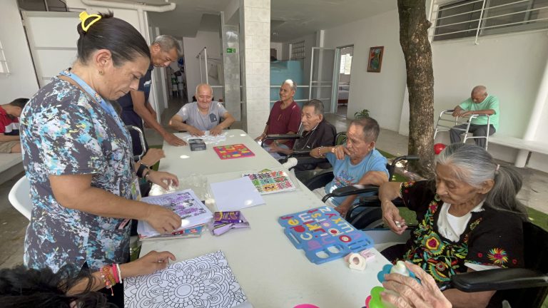 Trastornos mentales, agobian a los abuelitos de asilo perpetuo socorro de Coatzacoalcos