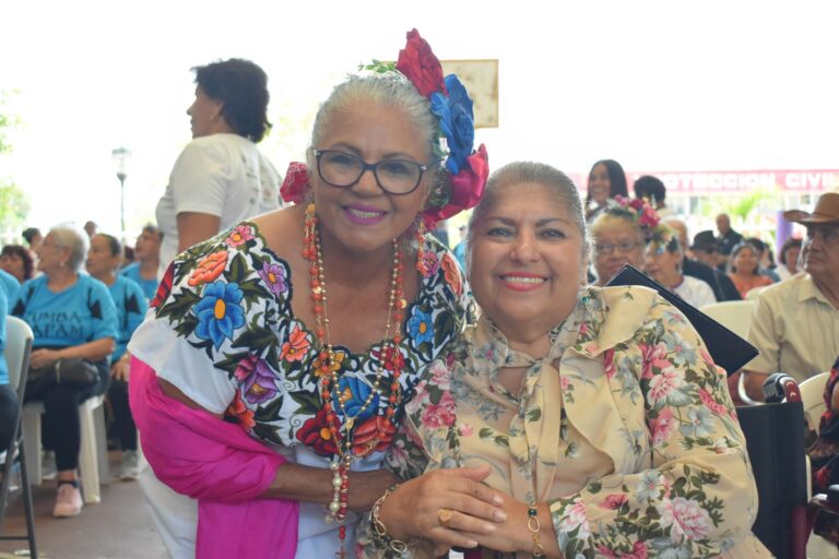 Celebra DIF Coatzacoalcos Semana del Adulto Mayor con muestra cultural y artística