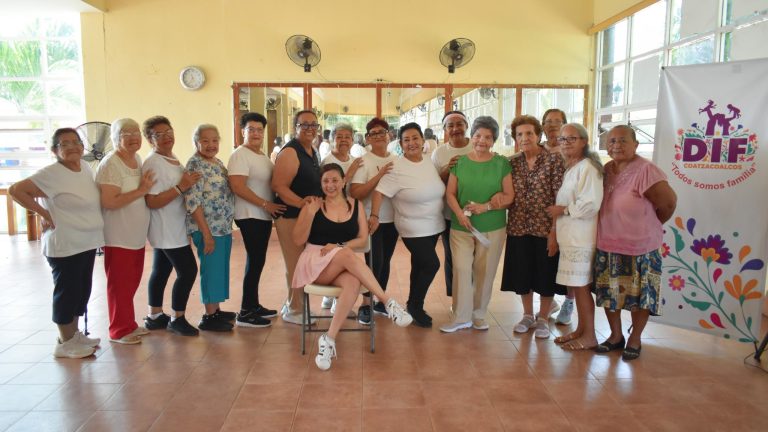Participan adultos mayores del CAM en taller de danza ‘Eres arte en movimiento’
