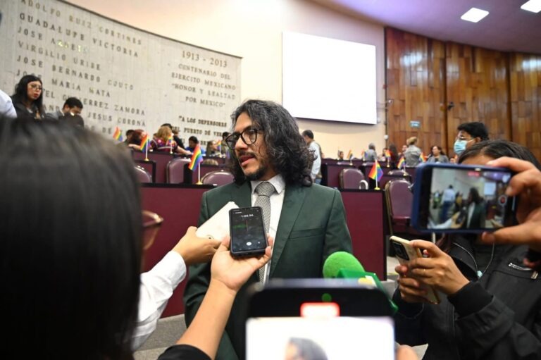 Que ingresos de tiendas escolares se queden en planteles, confía Carlos Marcelo Ruiz