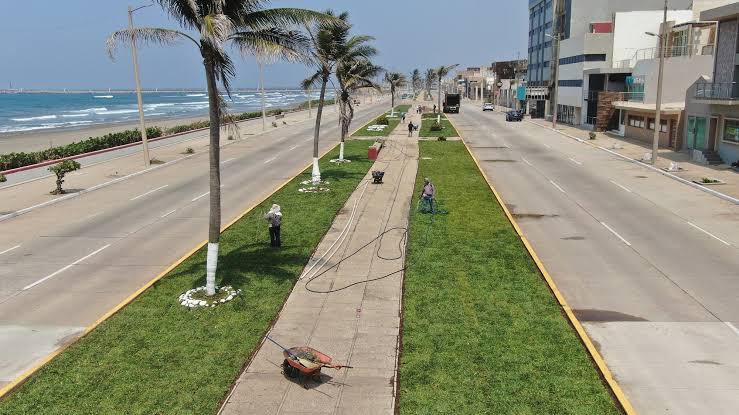 Policía Municipal de Coatzacoalcos reactiva operativo para desalojar el malecón durante las madrugadas