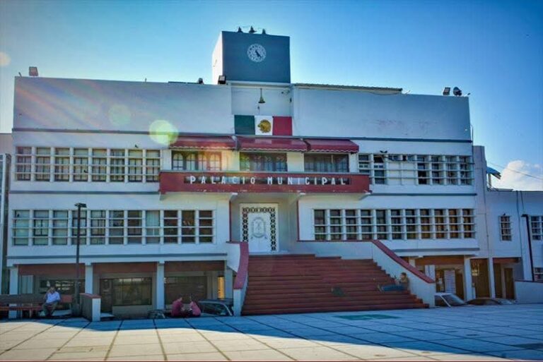 Ayuntamiento de Coatzacoalcos liquidará deuda histórica con CFE a través de “peso a peso”