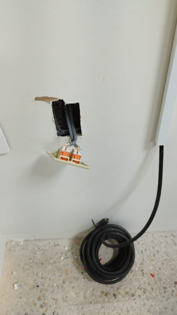 Denuncian infraestructura deteriorada en UV Coatzacoalcos: techos que se caen y laboratorios en riesgo