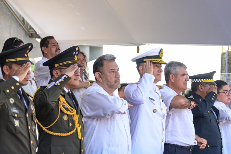 Conmemora Coatzacoalcos el 215 Aniversario de la Independencia de México con desfile cívico