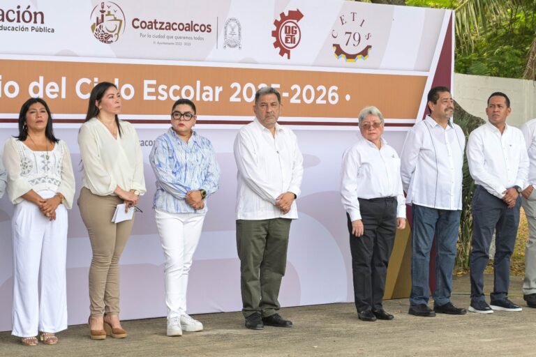 Arranca ciclo escolar 2025-2026 en Coatzacoalcos