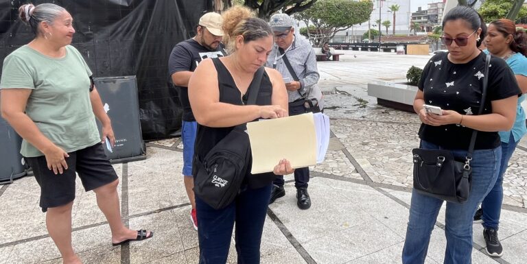 Padres de familia exigen destitución de supervisora escolar en secundaria de Coatzacoalcos