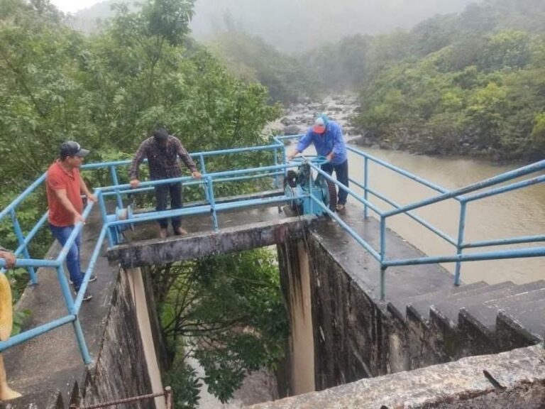 Gobernadora de Veracruz Exige Liberación de la Presa Yurivia: “El Agua es un Derecho Humano”