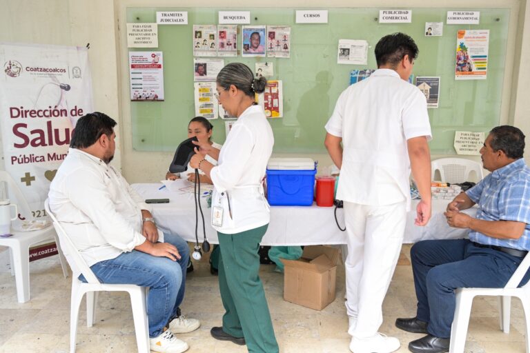 Se unen Ayuntamiento de Coatzacoalcos y el IMSS para cuidar la salud de sus trabajadores
