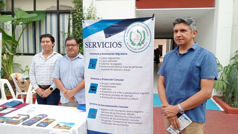 Regularizan su situación migratoria 700 guatemaltecos en Veracruz