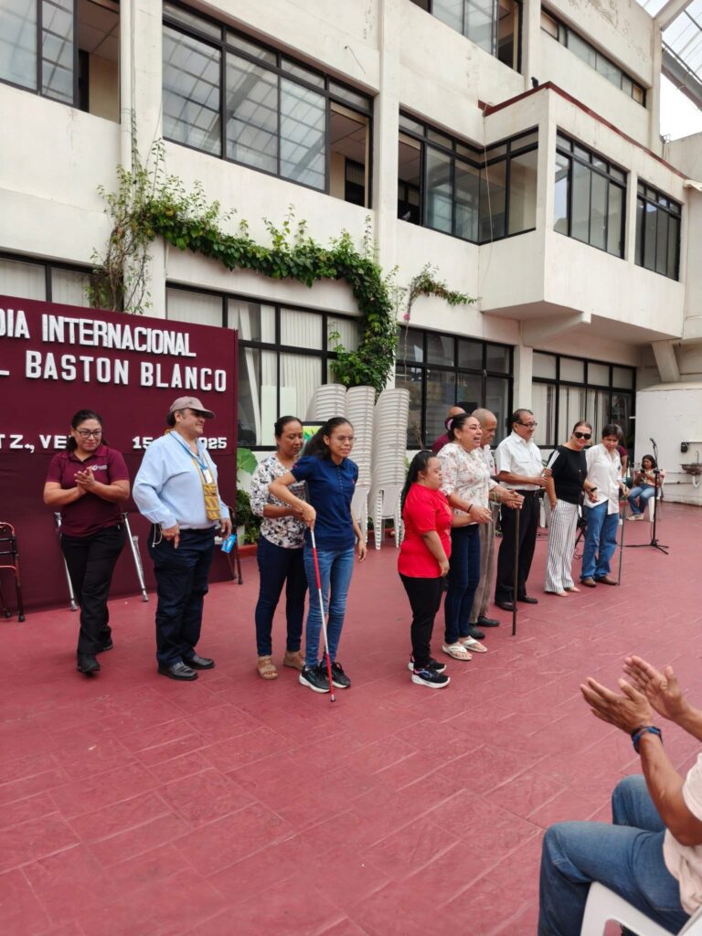 Día del Bastón Blanco: Solo 30 registros en Coatzacoalcos; las personas no aceptan su discapacidad visual