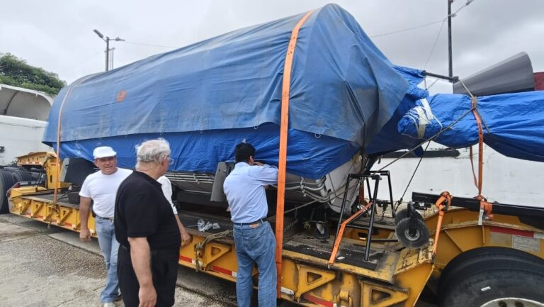 Prototipo de Nave Espacial llega a Coatzacoalcos