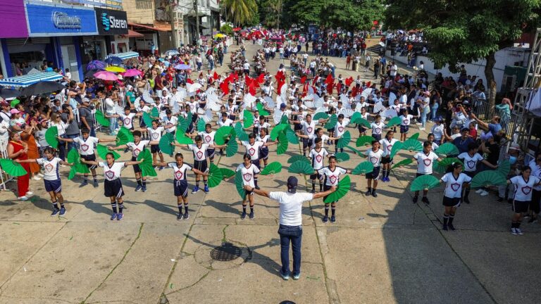 Con civismo y alegría conmemora Coatzacoalcos el 115 aniversario de la Revolución Mexicana