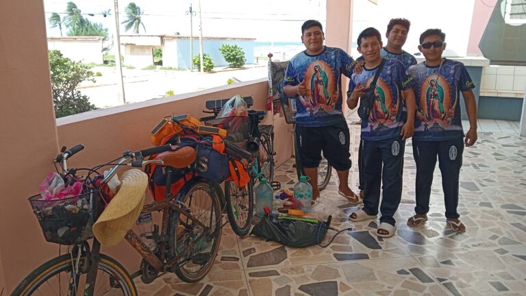 Llega primer grupo numeroso de guadalupanos a Coatzacoalcos