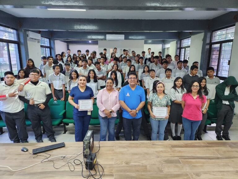 Imparte gobierno de Coatzacoalcos plática sobre detección temprana de Cáncer de Mama en CONALEP