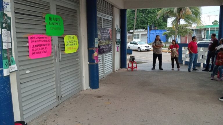 Nuevamente tomada la Miguel Alemán González de Coatzacoalcos por rechazo a nómina única