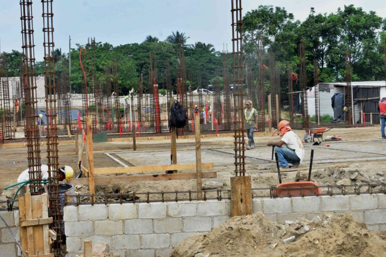 Agoniza el sector obrero de Coatzacoalcos, solo el 20% de albañiles de la CTM tuvo empleo en 2025