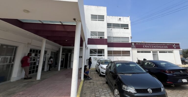 Conflicto entre socios pone en vilo a trabajadores de la empresa Camin Cargo en Coatzacoalcos