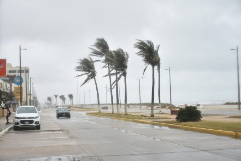 PC Coatzacoalcos en fase de alerta por Frente Frío 27 y masa polar ártica