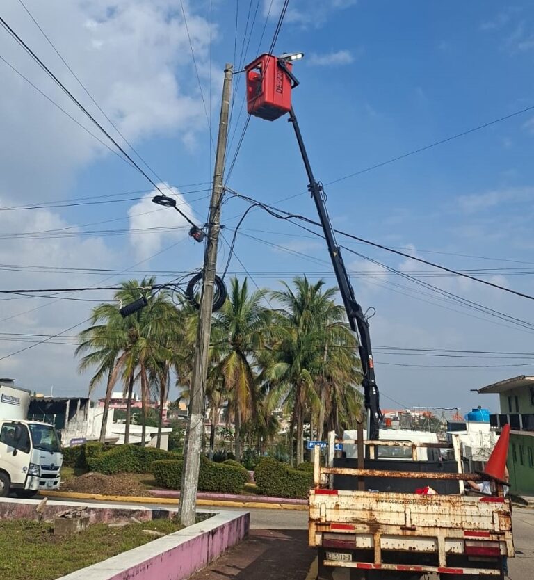 “Usted sí vino a trabajar”: Agradecen al alcalde atención inmediata de alumbrado público