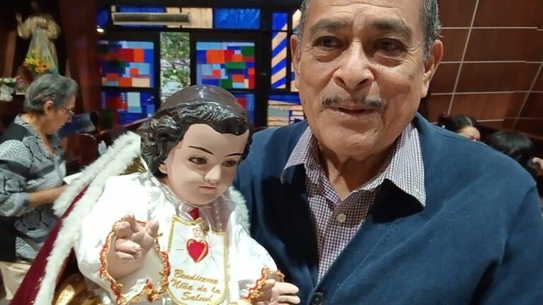 Un legado de fe desde hace 50 años… Leonardo Valdivieso mantiene viva la tradición de su familia en la Catedral de San José