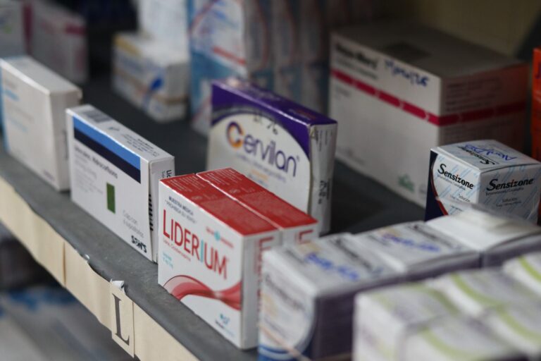 ๐๐จ๐ง๐ ๐ญ๐ฎ๐ฌ ๐ฆ๐๐๐ข๐๐ข๐ง๐๐ฌ ๐ง๐จ ๐ฎ๐ญ๐ข๐ฅ๐ข๐ณ๐๐๐๐ฌ; ๐๐ฅ ๐๐๐
๐๐จ๐๐ญ๐ณ๐๐๐จ๐๐ฅ๐๐จ๐ฌ ๐ฅ๐๐ฌ ๐๐๐ง๐๐ฅ๐ข๐ณ๐ ๐ ๐ช๐ฎ๐ข๐๐ง๐๐ฌ ๐ฆ๐ฬ๐ฌ ๐ฅ๐๐ฌ ๐ง๐๐๐๐ฌ๐ข๐ญ๐๐ง