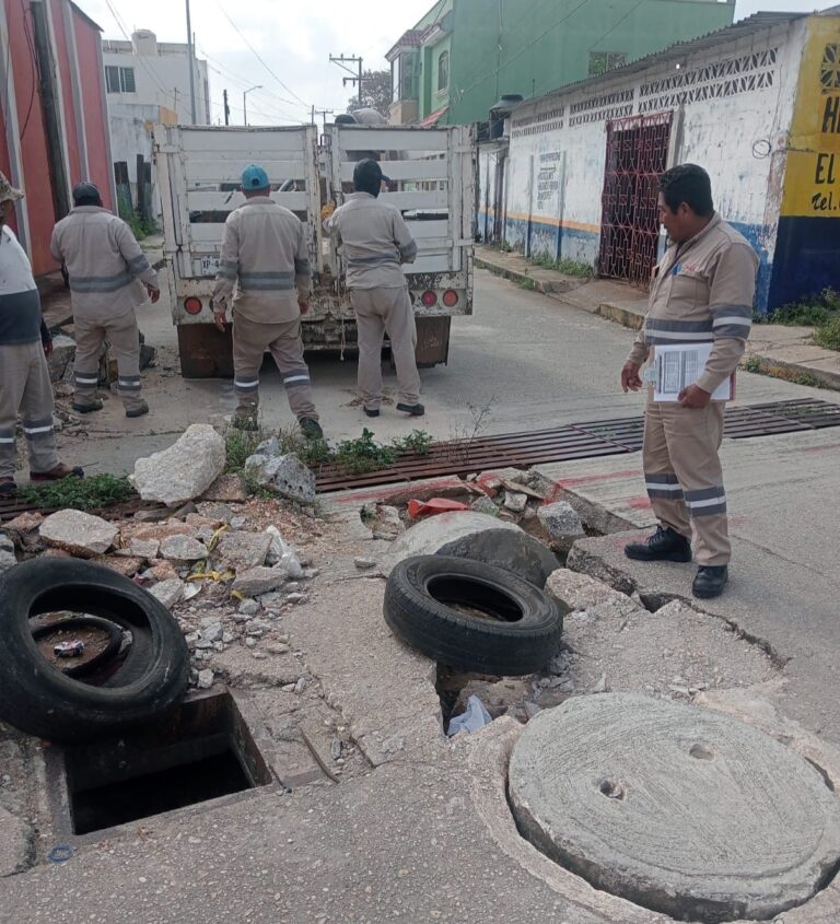 CMAS Coatzacoalcos avanza en reparación de losas para fortalecer la seguridad vial y peatonal