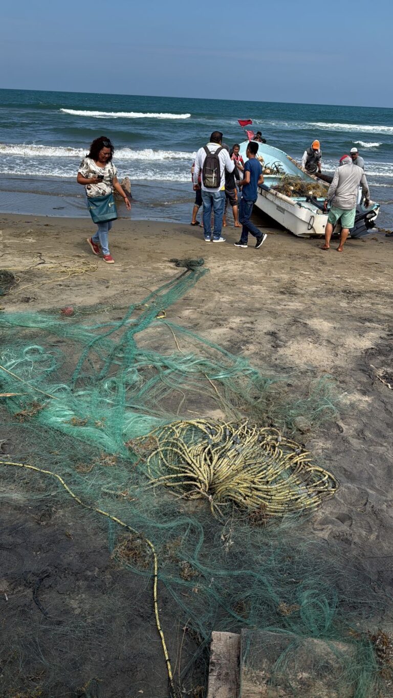Derrame de hidrocarburo amenaza el sustento del sector restaurantero en Playa Linda; 150 trabajadores y sus familias afectadas