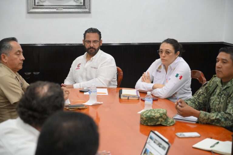 Coordina Pedro Miguel Rosaldo acciones con Federación y Estado ante presencia de hidrocarburo en el litoral