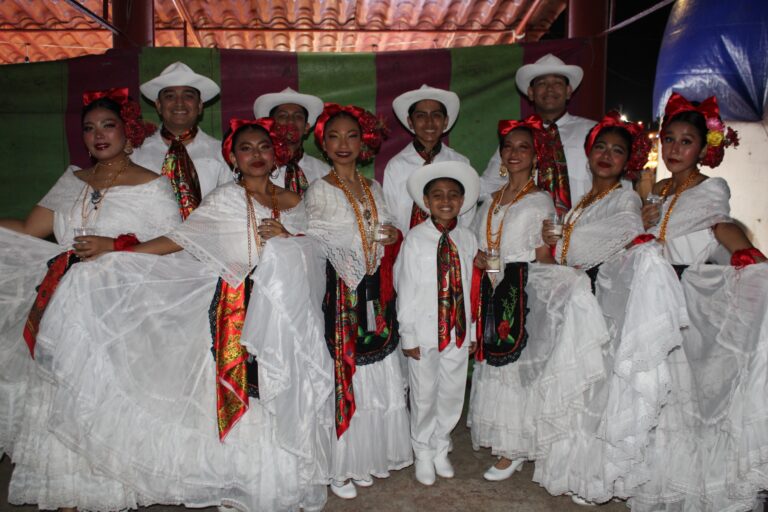 Color, tradición y talento llenan la Plaza de la Cultura en la Expo Feria Coatza 2026