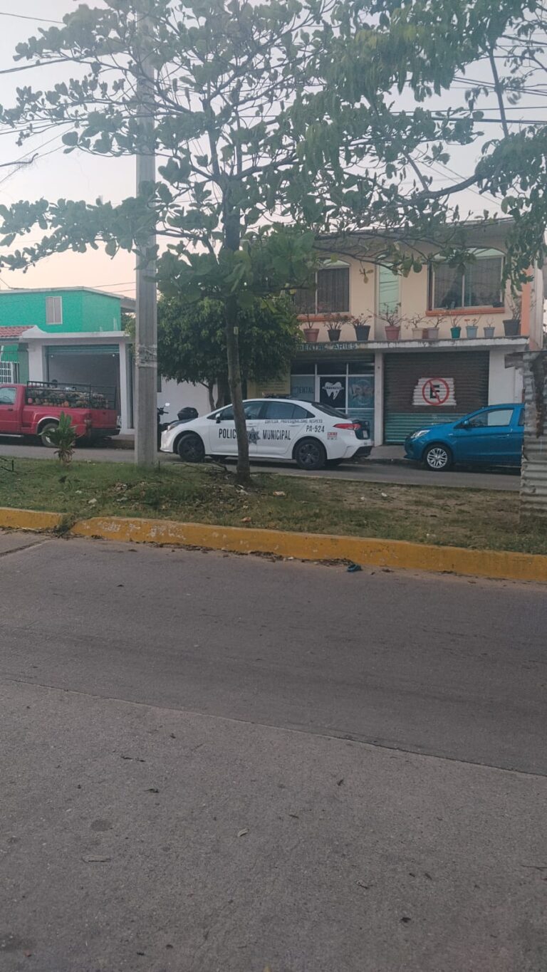 Investigan a policías de Coatzacoalcos por presunto abuso de autoridad; familia exige destituciones
