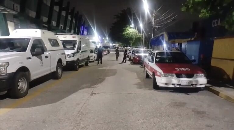 Sujetos desconocidos ejecutan a trabajador del volante afuera de la Clínica 36 del IMSS en Coatzacoalcos