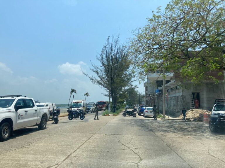 Localizan cadáver de un masculino flotando en el río Coatzacoalcos