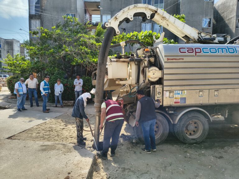Supervisa Pedro Miguel obras de drenaje y rescate de espacios recreativos en Santa Marta