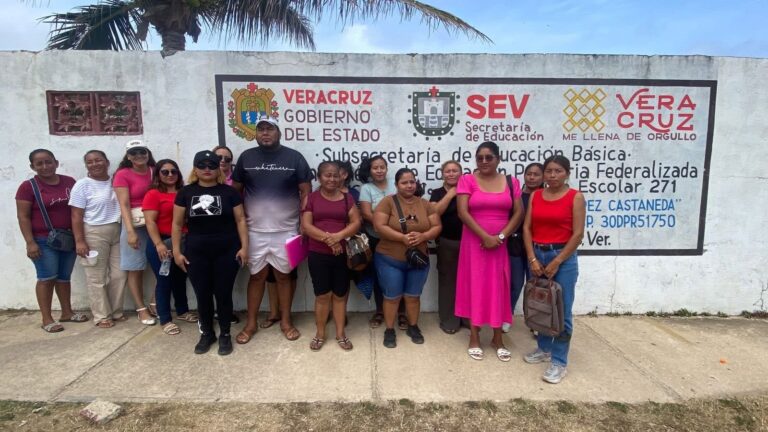 Conflicto por ceremonia de graduación desata amenaza de bloqueo en primaria de Villa Allende