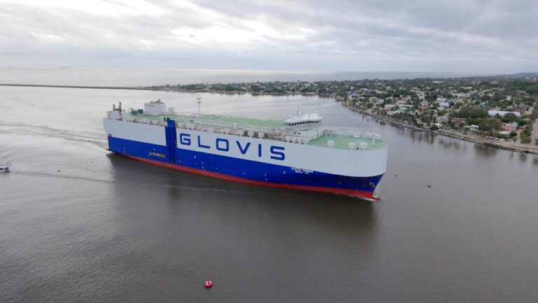 Llegó a Coatzacoalcos, el Glovis Condor por los Hyundai