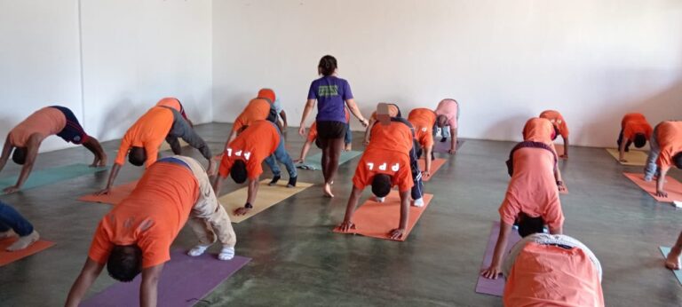 El yoga como herramienta de transformación emocional en el Cereso de Coatzacoalcos