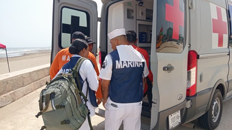 Despliega Secretaría de Marina operativo de vigilancia en playas de Coatzacoalcos y Las Barrillas