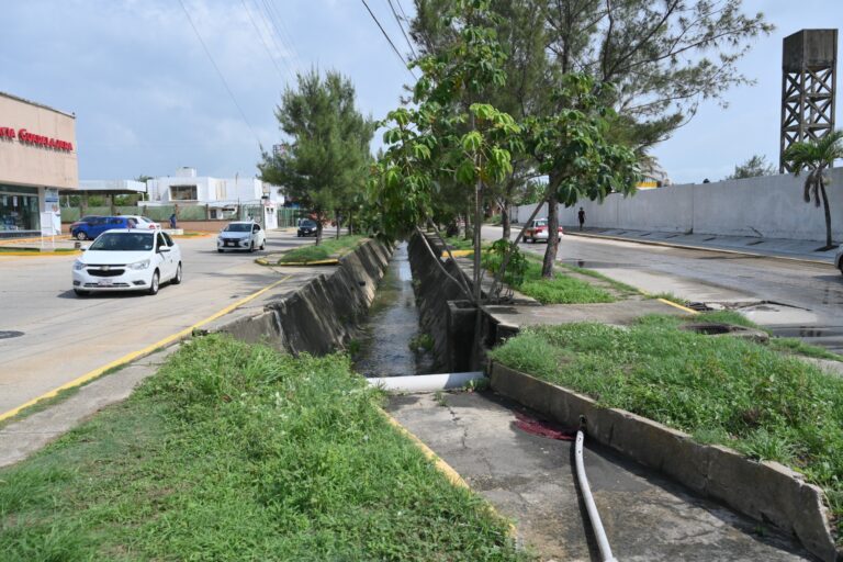 Anuncia Pedro Miguel Rosaldo inversión de 35 mdp para rehabilitar el canal de Jirafas en Coatzacoalcos